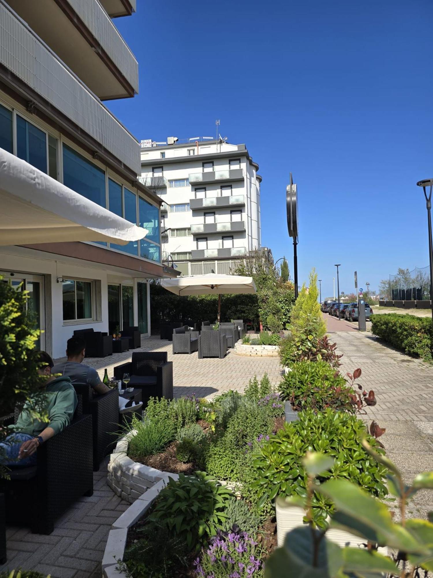 Hotel Helios Beach Milano Marittima Zewnętrze zdjęcie